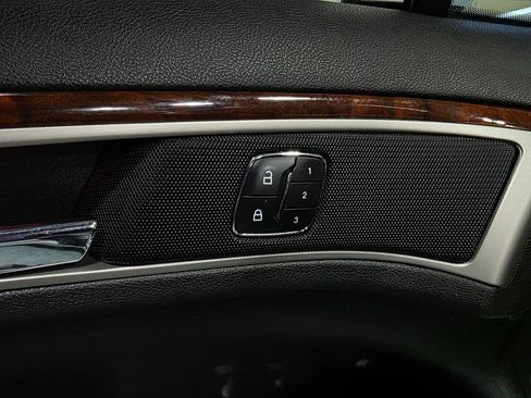 Used 2013 Lincoln MKZ FWD image 18
