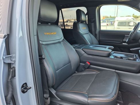 Used 2025 Ford Expedition Tremor AWD/4WD image 27