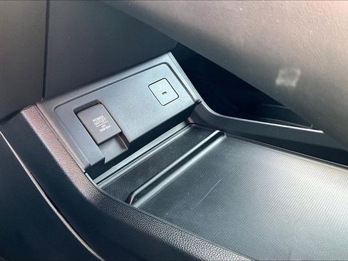 Used 2025 Acura RDX SH-AWD image 35