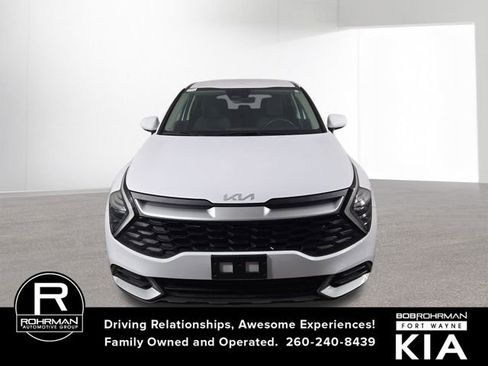 Certified 2025 Kia Sportage LX image 3