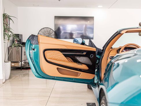 Used 2025 Aston Martin DB12 Convertible RWD image 31