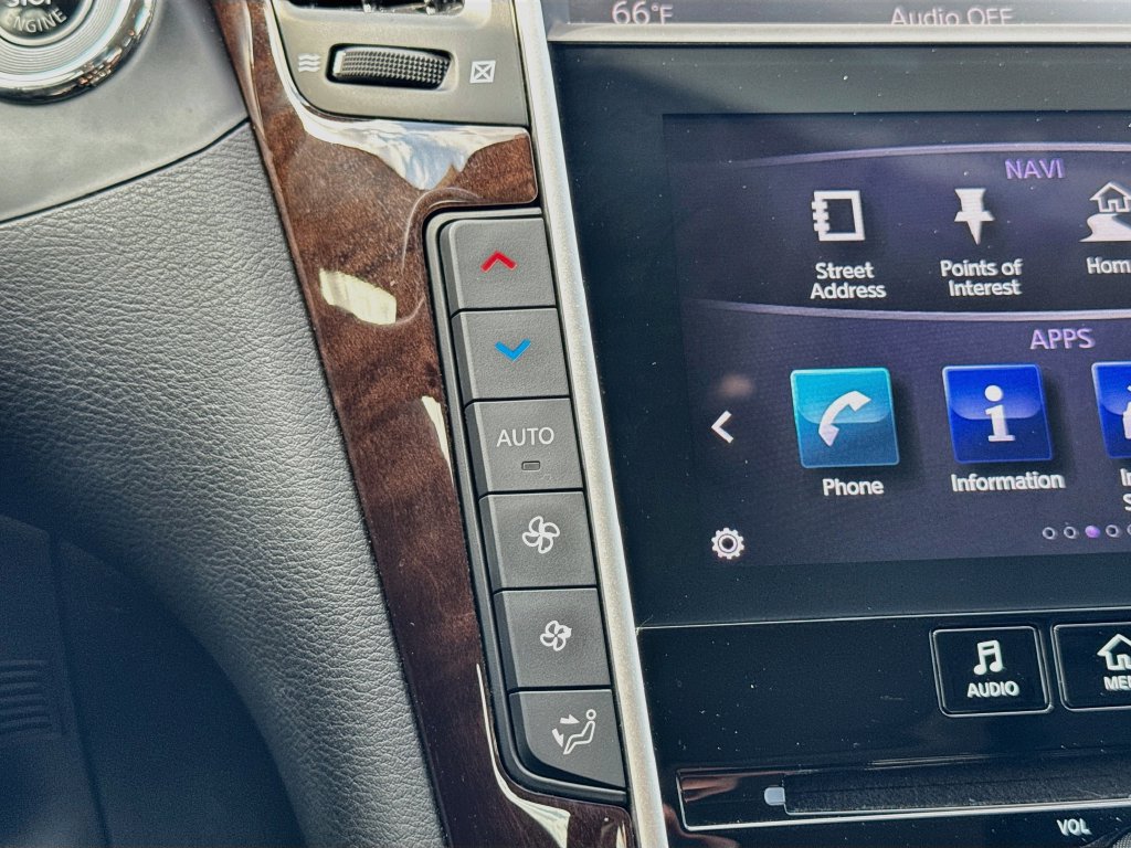 Used 2018 INFINITI Q50 Luxe w/ Essential Package (3.0T Luxe) AWD/4WD image 18