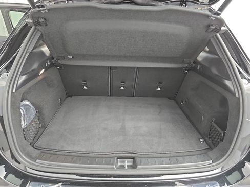 Used 2025 Mercedes-Benz GLA 250 image 12