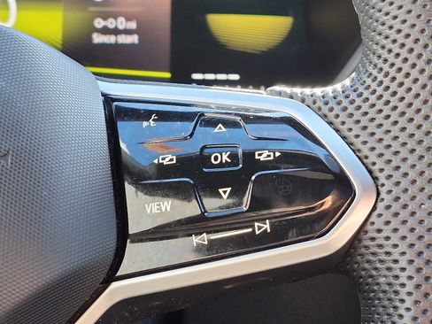 Used 2022 Volkswagen Tiguan SE R-Line image 22