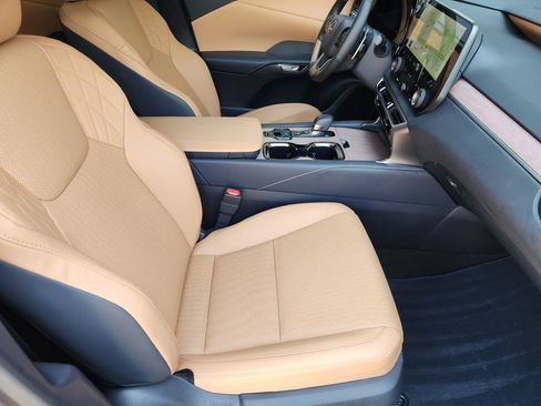 Used 2025 Lexus RX 350 Premium w/ Accessory Package (Z1) FWD image 14