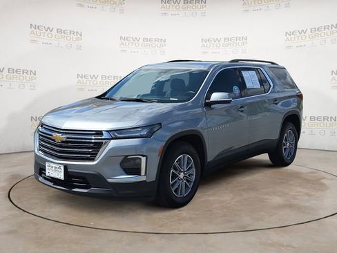 Used 2023 Chevrolet Traverse LT w/ LPO, Floor Liner Package AWD/4WD image 1