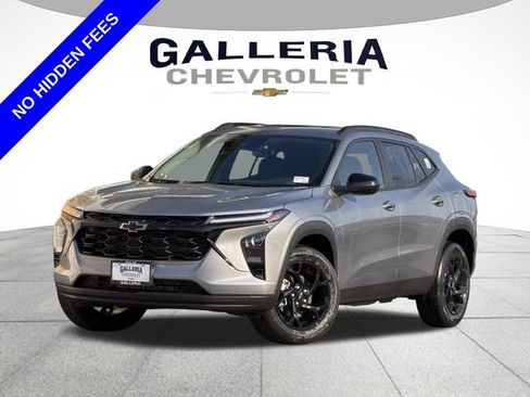 New 2026 Chevrolet Trax LT w/ Driver Confidence Package FWD image 2