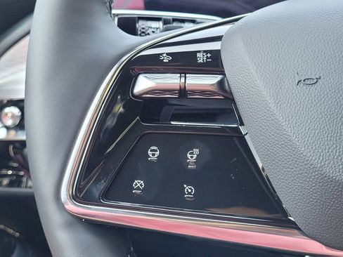 New 2026 Cadillac Lyriq Signature Sport w/ LPO, Floor Liner Package AWD/4WD image 19