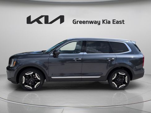 Used 2023 Kia Telluride S w/ S Sunroof Package FWD image 9