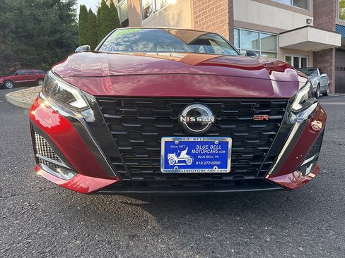 Used 2024 Nissan Altima 2.0 SR FWD image 15