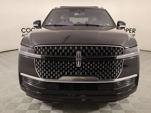 Used 2025 Lincoln Navigator L Reserve image 10