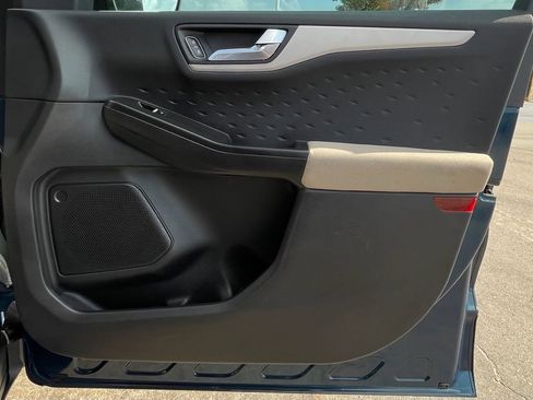 Used 2020 Ford Escape SE image 37