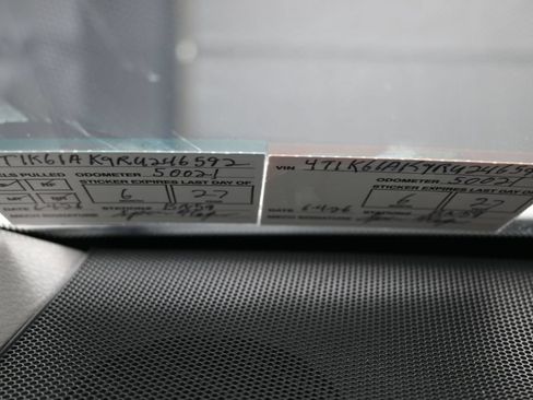 Used 2024 Toyota Camry XSE FWD image 9
