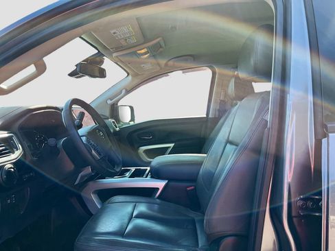 Used 2021 Nissan Titan SV w/ SV Convenience Package AWD/4WD image 19