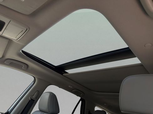 Certified 2024 Honda Pilot Touring image 21