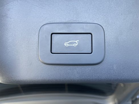 Used 2024 Land Rover Range Rover Evoque Dynamic SE AWD/4WD image 37
