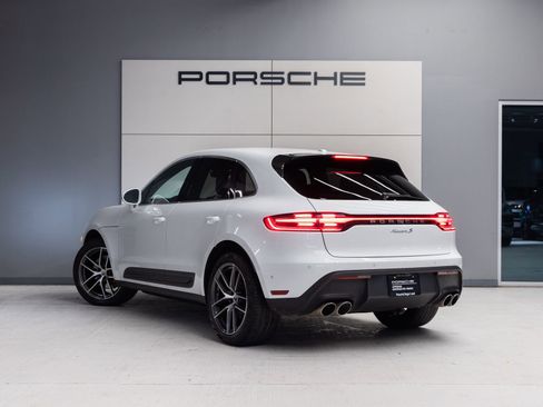 Certified 2023 Porsche Macan S AWD/4WD image 3
