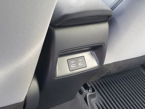 Used 2026 Toyota Corolla SE FWD image 15