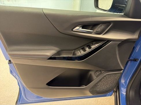 Used 2025 Chevrolet Equinox RS w/ Safety and Technology Package image 17