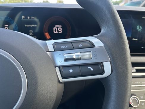 New 2026 Hyundai Tucson SE image 19