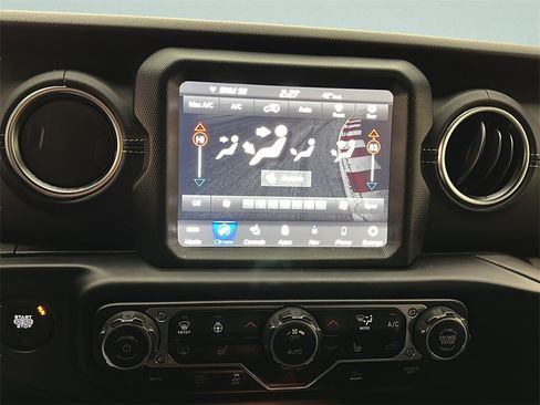 Used 2022 Jeep Wrangler Unlimited Sahara w/ Cold Weather Group image 23