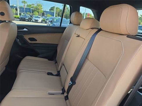 Used 2024 Volkswagen Tiguan SE FWD image 12
