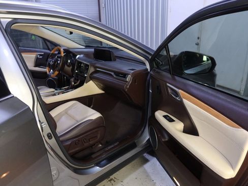 Used 2019 Lexus RX 350L FWD image 12