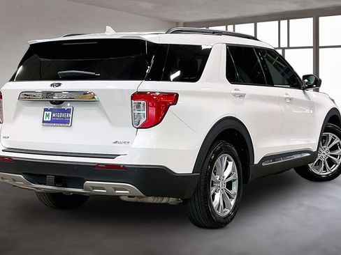 Used 2023 Ford Explorer XLT w/ Equipment Group 202A AWD/4WD image 7