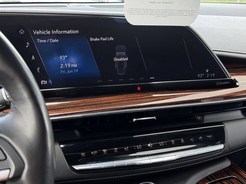 Certified 2022 Cadillac Escalade ESV Premium Luxury AWD/4WD image 32