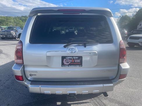 Used 2005 Toyota 4Runner Limited AWD/4WD image 10