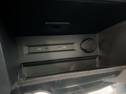 New 2026 Volkswagen Taos SE image 34