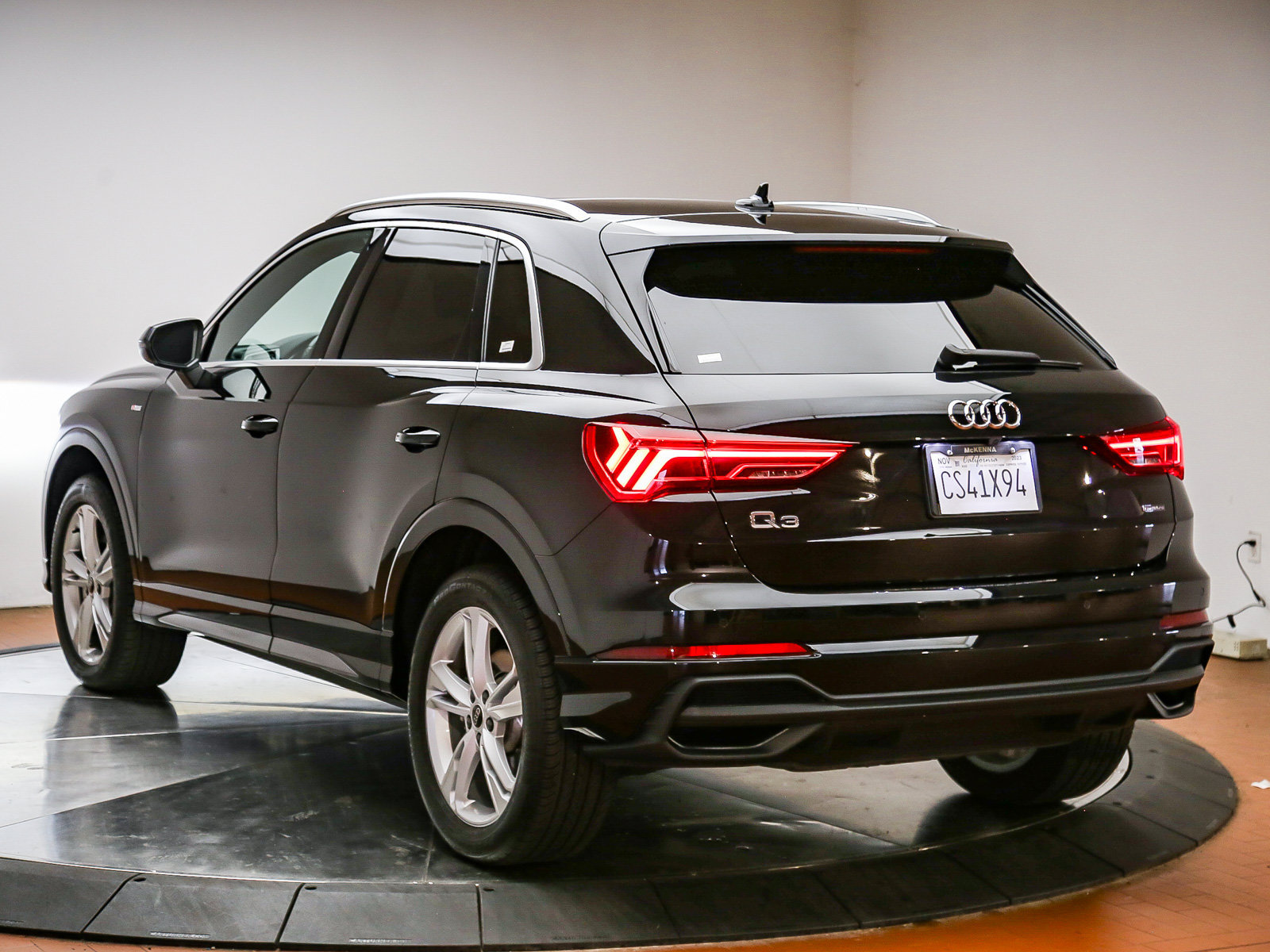 Certified 2023 Audi Q3 2.0T Premium w/ Convenience Package AWD/4WD image 5