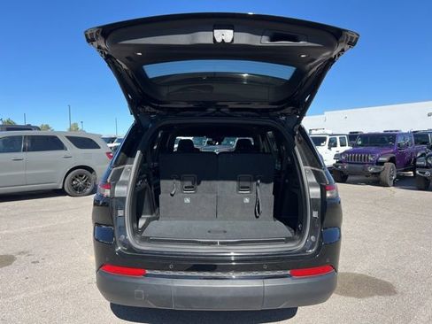 Used 2023 Jeep Grand Cherokee L Altitude image 14