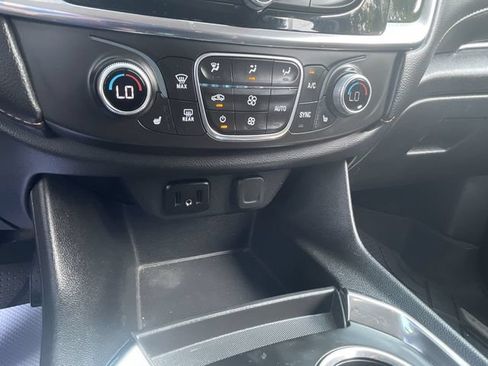 Certified 2018 Chevrolet Traverse LT w/ LPO, Floor Liner Package AWD/4WD image 18