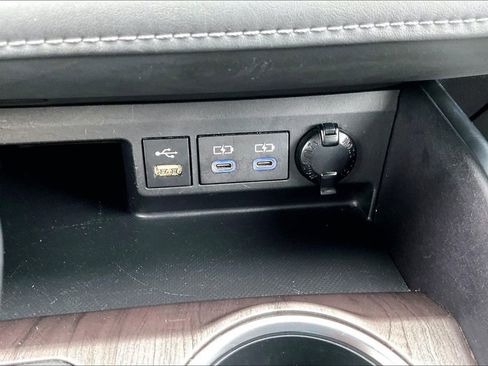 Used 2022 Toyota Highlander Limited AWD/4WD image 32