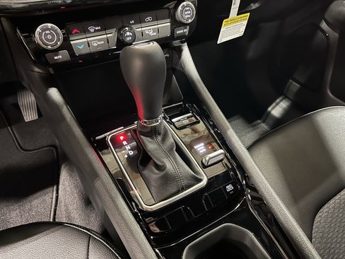 Certified 2026 Jeep Compass Latitude image 14