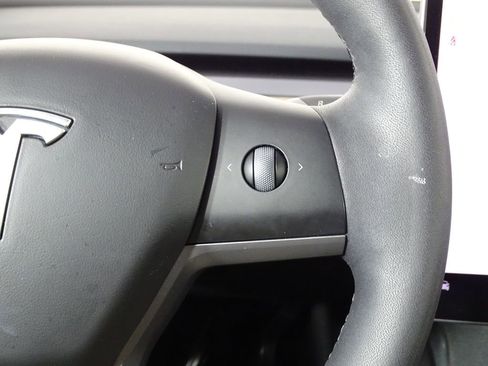 Used 2023 Tesla Model Y Long Range image 23