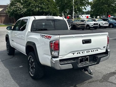 Used 2020 Toyota Tacoma TRD Off-Road AWD/4WD image 5