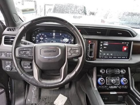 Used 2023 GMC Yukon Denali Ultimate AWD/4WD image 3