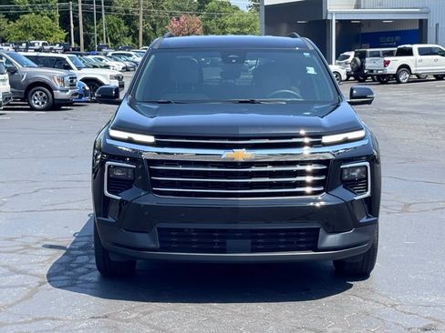 Used 2024 Chevrolet Traverse LT FWD image 17