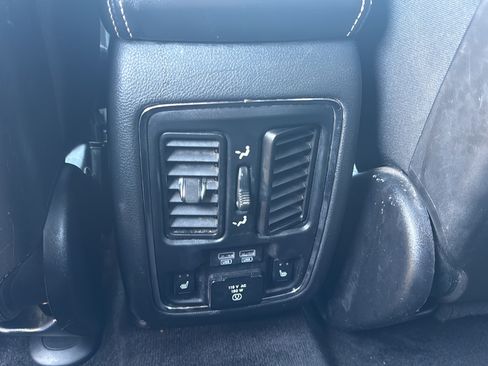 Used 2017 Jeep Grand Cherokee Limited AWD/4WD image 14