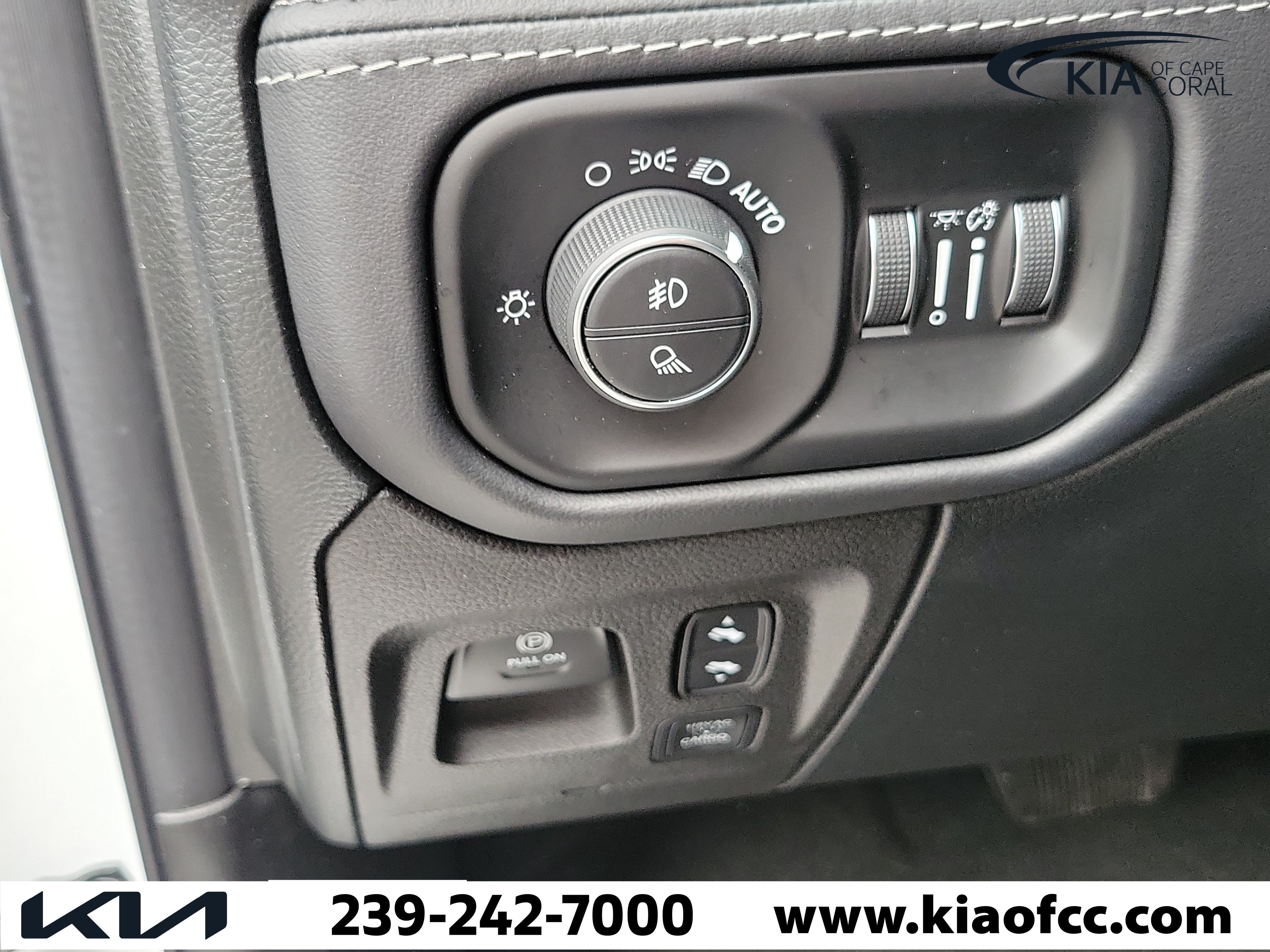 Used 2022 RAM 1500 Limited w/ Body Color Bumper Group AWD/4WD image 24