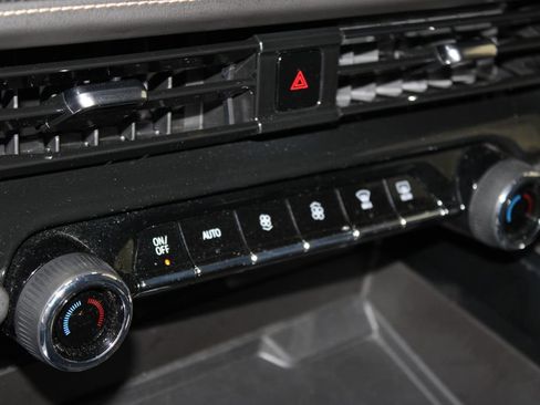 Used 2025 Chevrolet Tahoe Premier RWD image 48