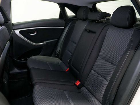 Used 2017 Hyundai Elantra GT FWD image 17