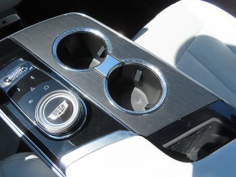 Used 2024 Cadillac Lyriq Luxury AWD/4WD image 34