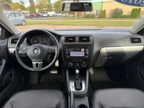 Used 2013 Volkswagen Jetta SE image 2