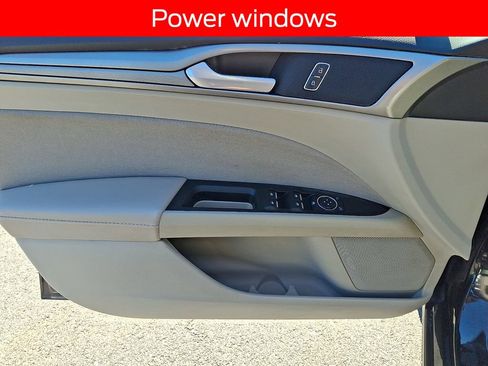 Certified 2019 Ford Fusion SE FWD image 12