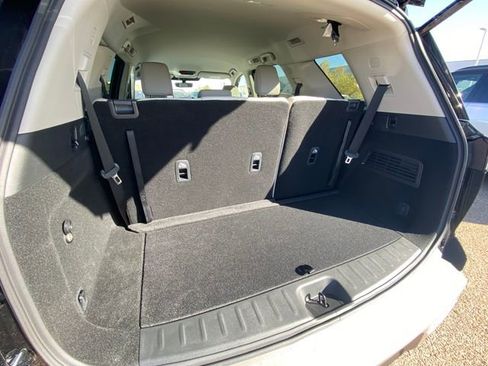 New 2025 Nissan Pathfinder SL image 11