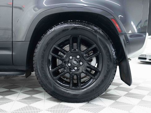 Used 2023 Land Rover Defender 90 SE AWD/4WD image 31