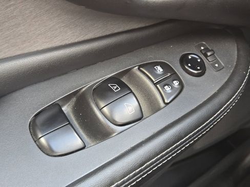 Used 2023 Nissan Murano SV image 34